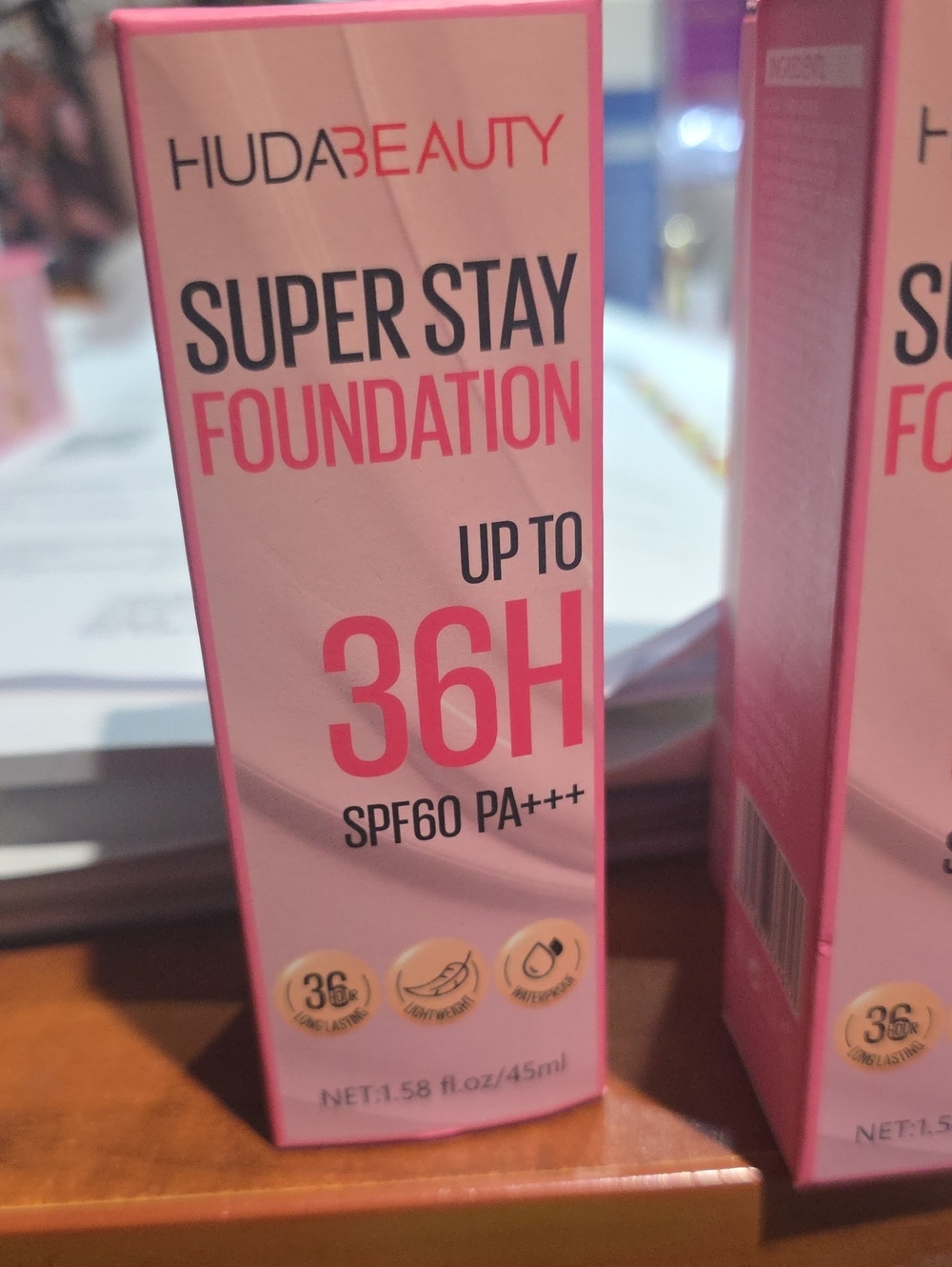 HUDA BEAUTY Super Stay Foundation - Pink